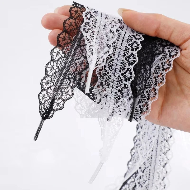 Black and white lace-woven shoelaces 2.9 cm wide decorative flat laces suitable for ballet shoes and sneakers