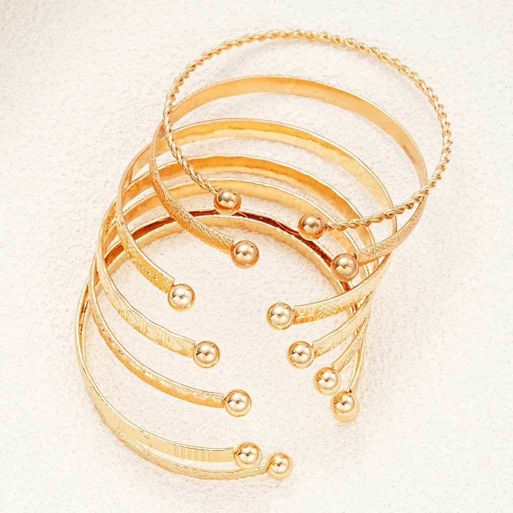 7 Pcs/Set Punk Gold Color Bracelets for Women Streetwear Goth Heart Prints Metal Design Open Bangle Fashion Jewelry Gifts