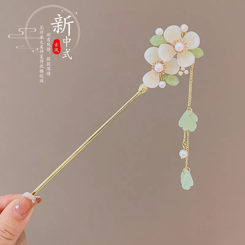 Elegant Chinese Style Hair Clip Tassel Hair Stick Traditional Floral Design Hairstyle Accessory Women Jewelry Hairpin Hairneedle