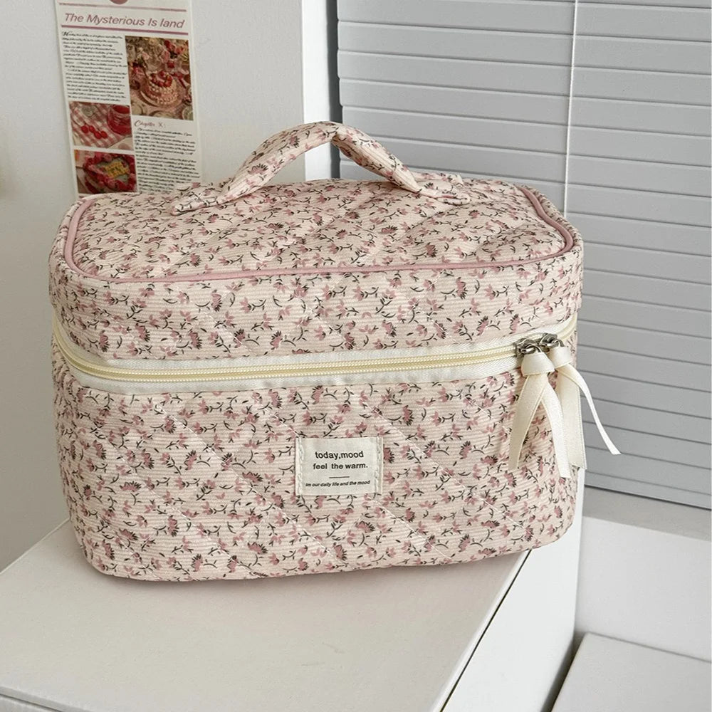 Wholesale Vintage Women Floral Print Cosmetic Pouch Handbag Travel Orgainzer Make Up Storage Bag Large Capacity Quilted Bag